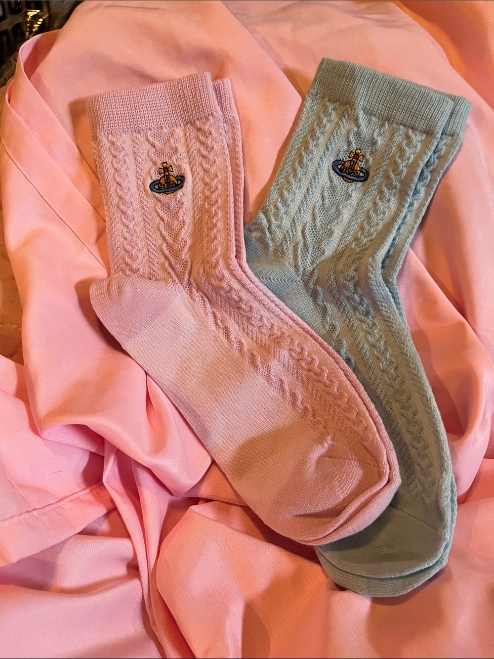 Cable-Knit Crew Socks in Pink and Light Blue